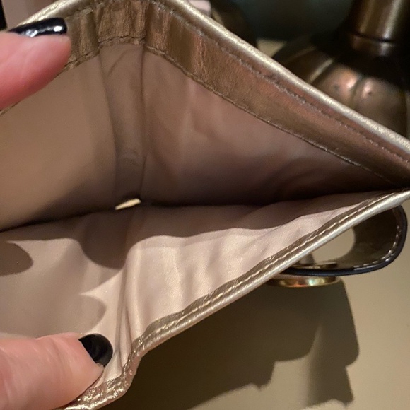 Coach Signature Wallet - Picture 5 of 9